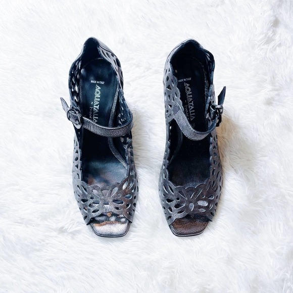 Aquatalia Metallic Grey Open Toe Heels Laser Etched Lace SZ6.5 Italy - Picture 8 of 11